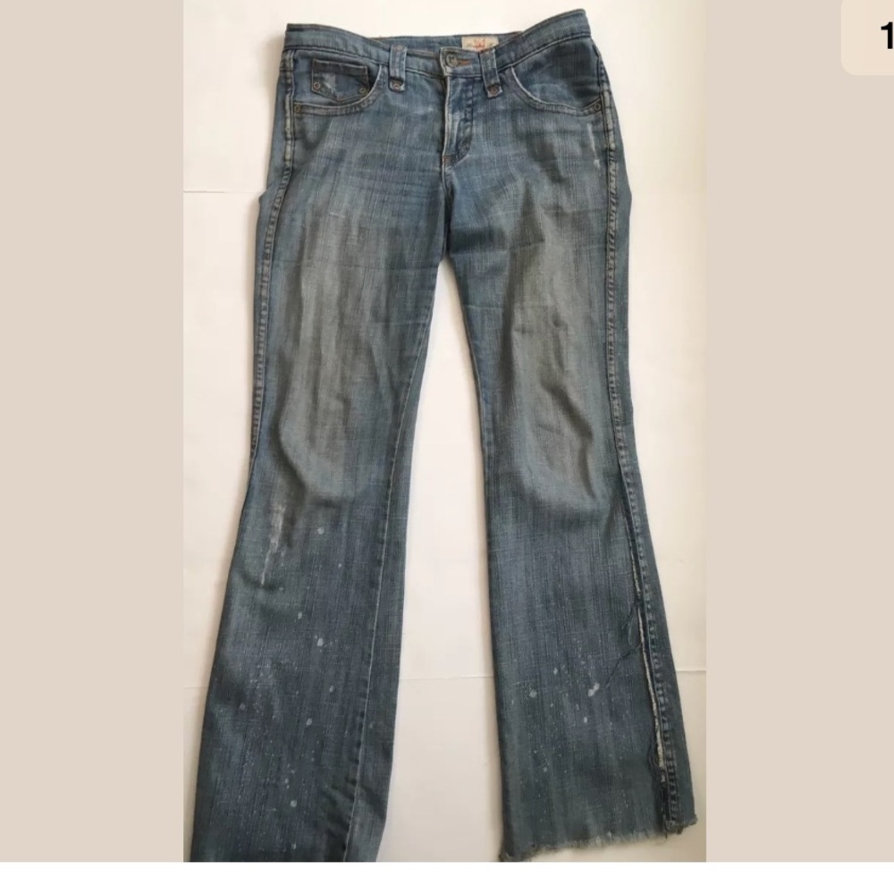 Frankie B. F pocket destroyed denim jeans